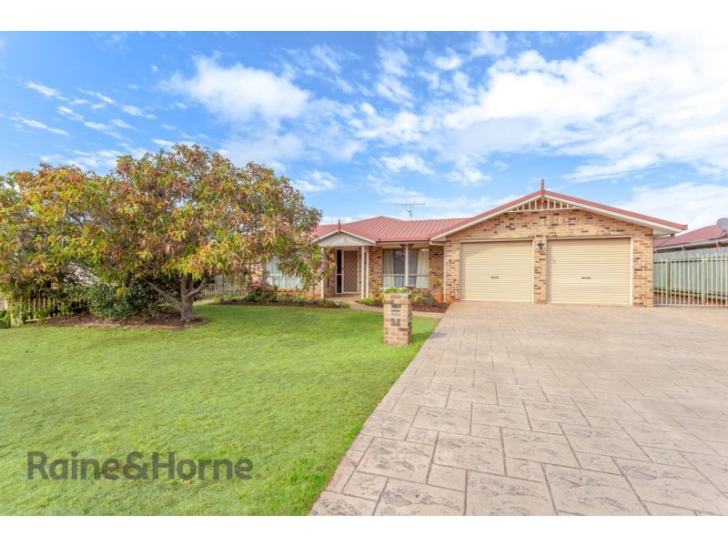 24 Carmen Street, Kearneys Spring QLD 4350
