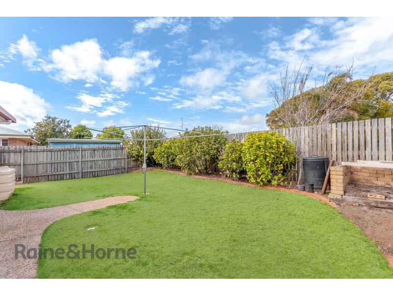 24 Carmen Street, Kearneys Spring QLD 4350