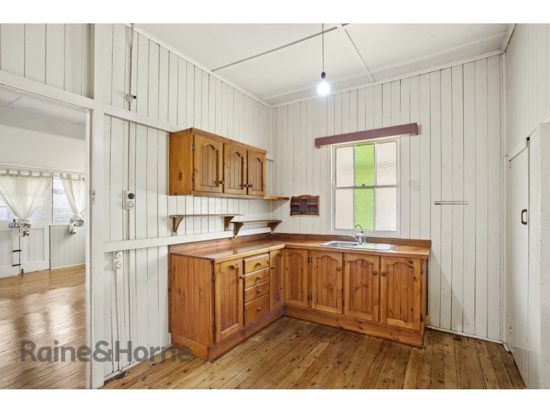 4 Hagan Street, North Toowoomba QLD 4350