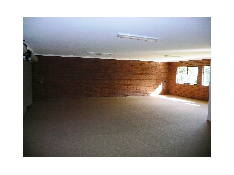 7 Golf Course Drive, Middle Ridge QLD 4350