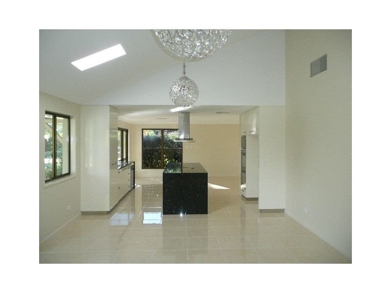 7 Golf Course Drive, Middle Ridge QLD 4350