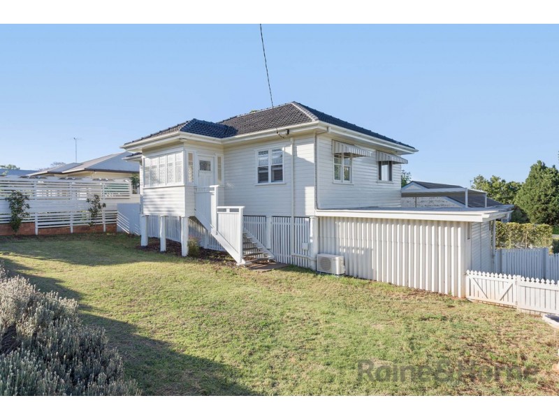 127 Perth Street, South Toowoomba QLD 4350