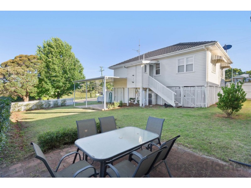 127 Perth Street, South Toowoomba QLD 4350