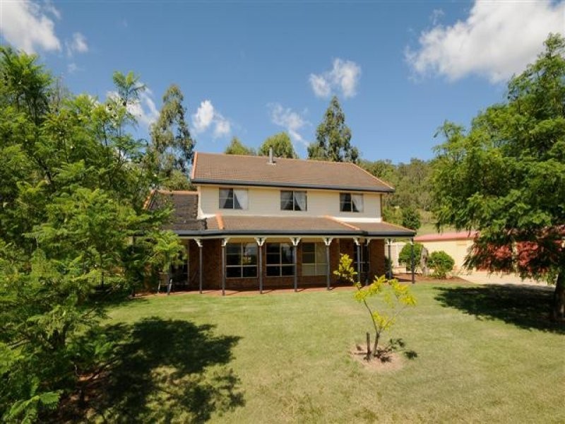 8 Lanbar Court, Glenvale QLD 4350