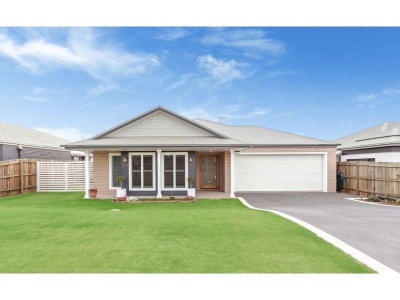 16 Meares Street, Kearneys Spring QLD 4350