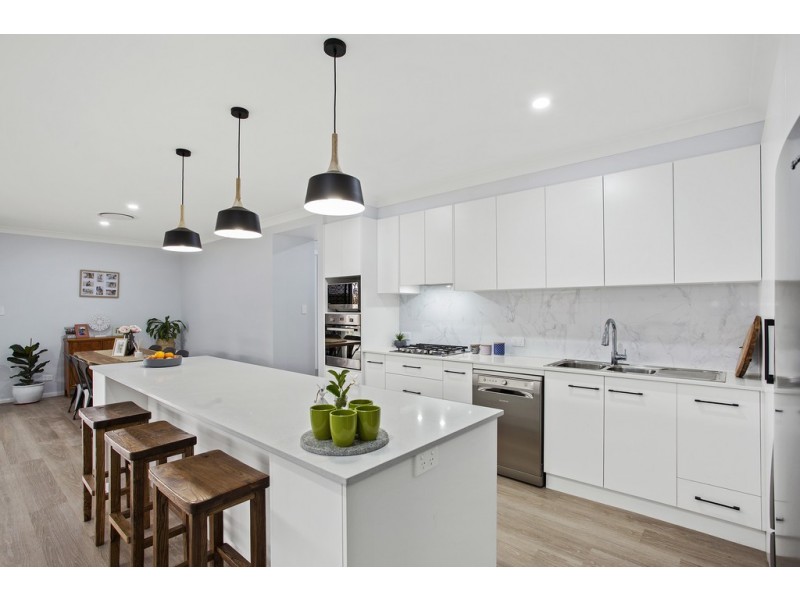 16 Meares Street, Kearneys Spring QLD 4350