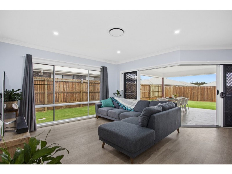 16 Meares Street, Kearneys Spring QLD 4350