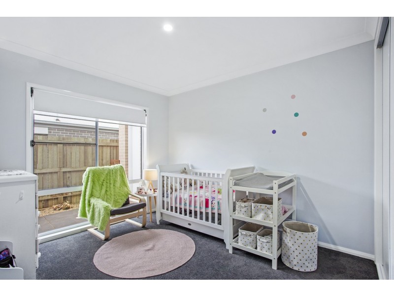 16 Meares Street, Kearneys Spring QLD 4350