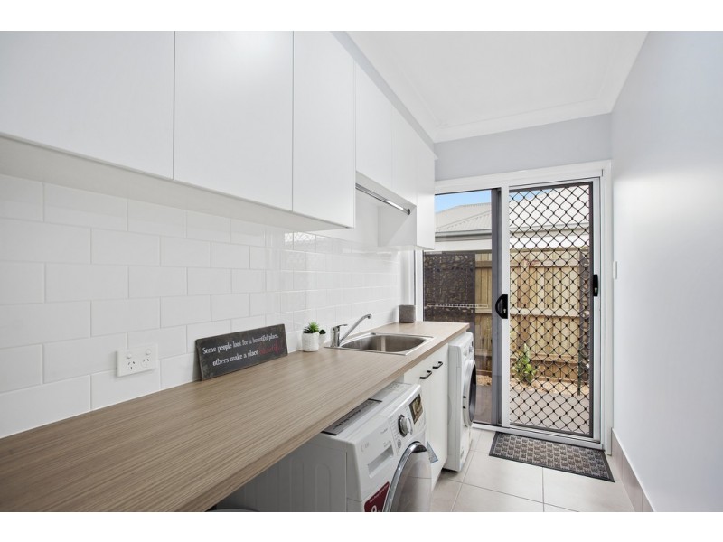 16 Meares Street, Kearneys Spring QLD 4350