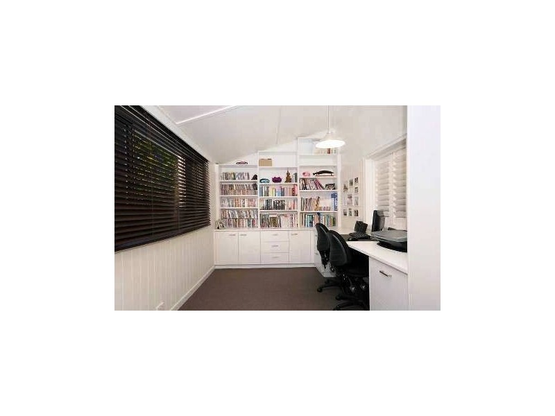 9 Hampshire Street, North Toowoomba QLD 4350