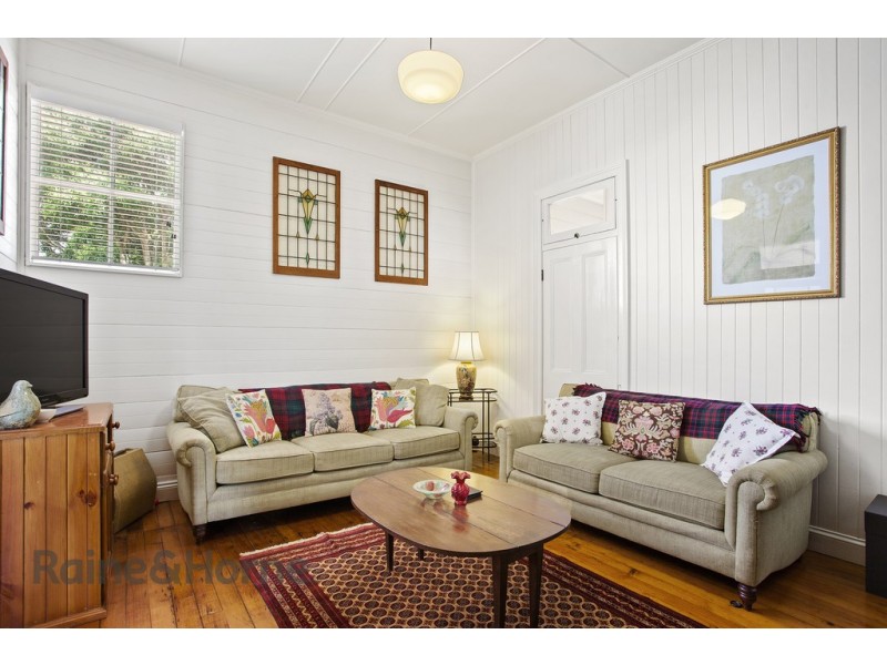 13 Warra Street, Newtown QLD 4350