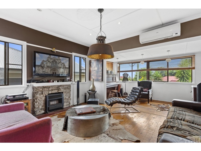 102a Stuart Street, Mount Lofty QLD 4350