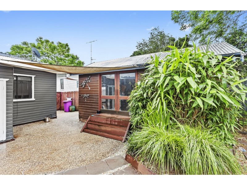 102a Stuart Street, Mount Lofty QLD 4350