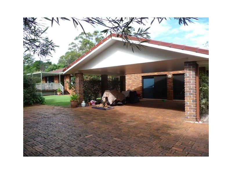 1  Golf Course Drive, Middle Ridge QLD 4350