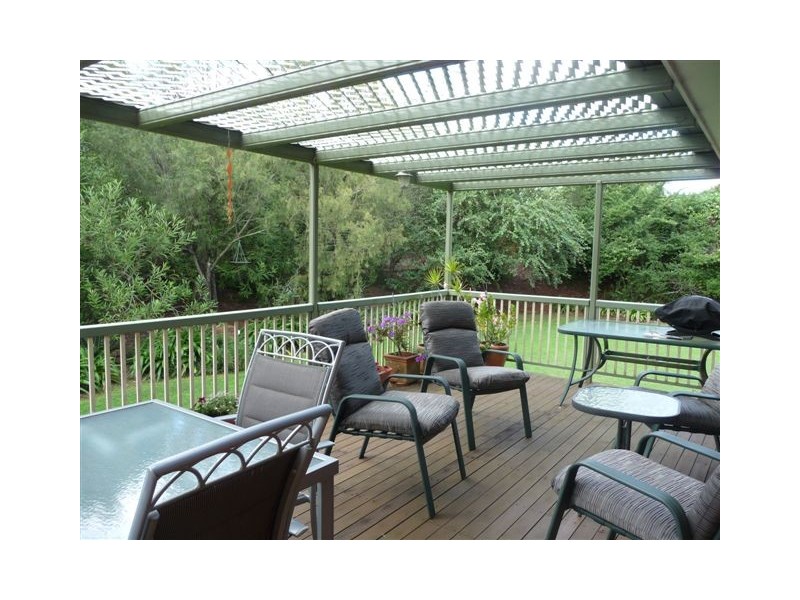 1  Golf Course Drive, Middle Ridge QLD 4350
