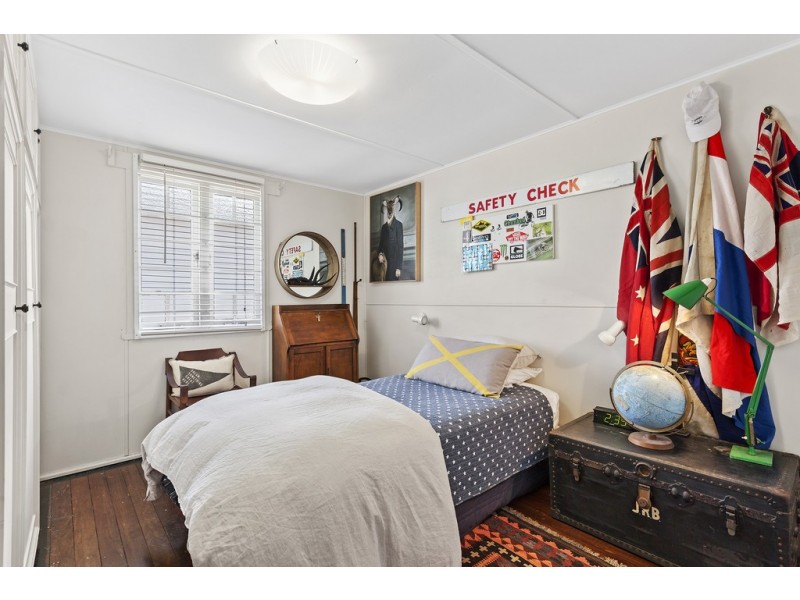 57 Mary Street, Mount Lofty QLD 4350