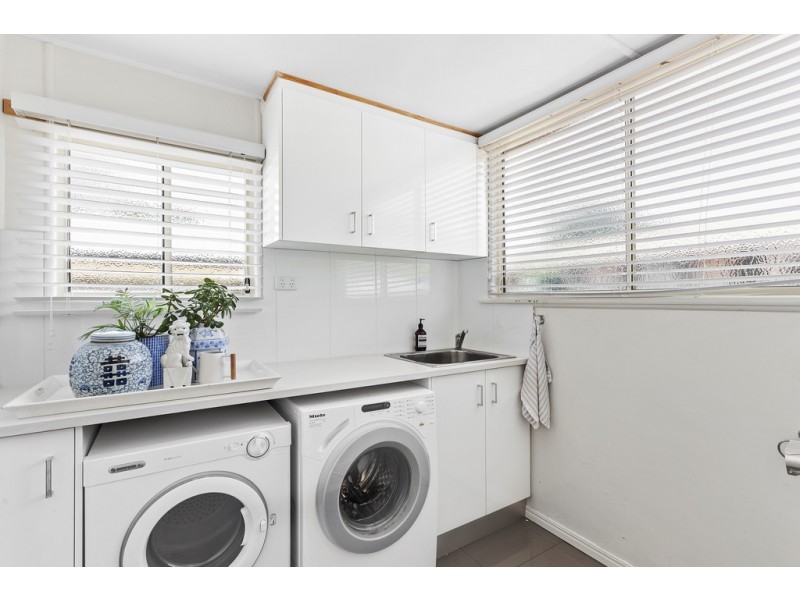 57 Mary Street, Mount Lofty QLD 4350