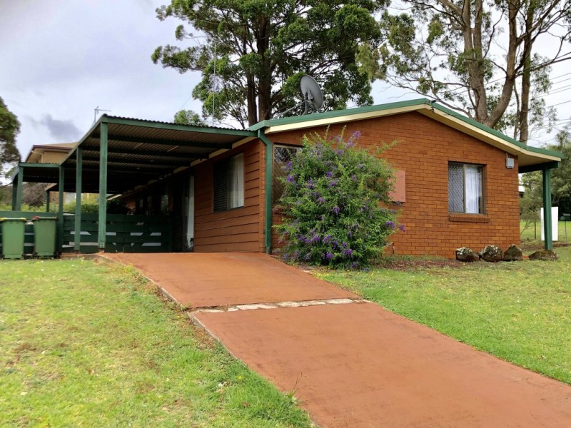 14 Agnes Street, Centenary Heights QLD 4350