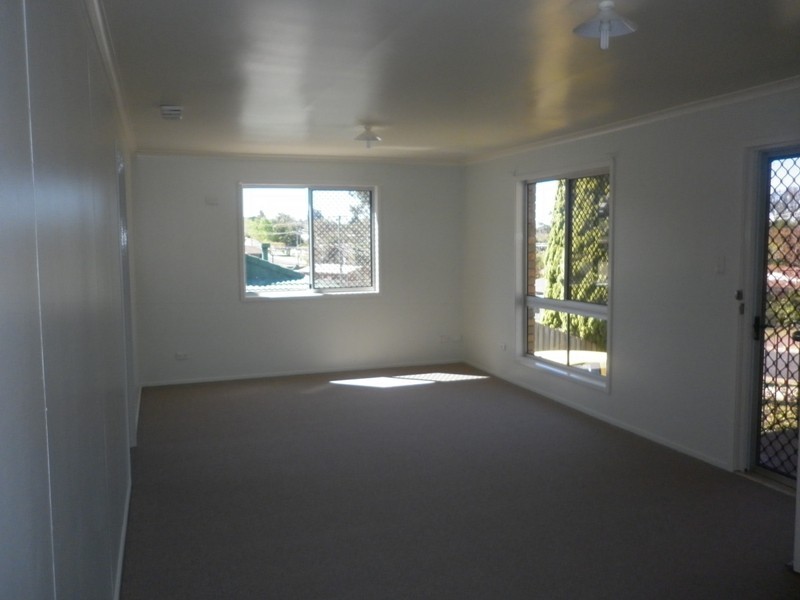 70 Champagne Crescent, Wilsonton Heights QLD 4350