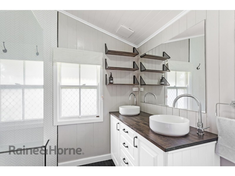 215 South Street, South Toowoomba QLD 4350