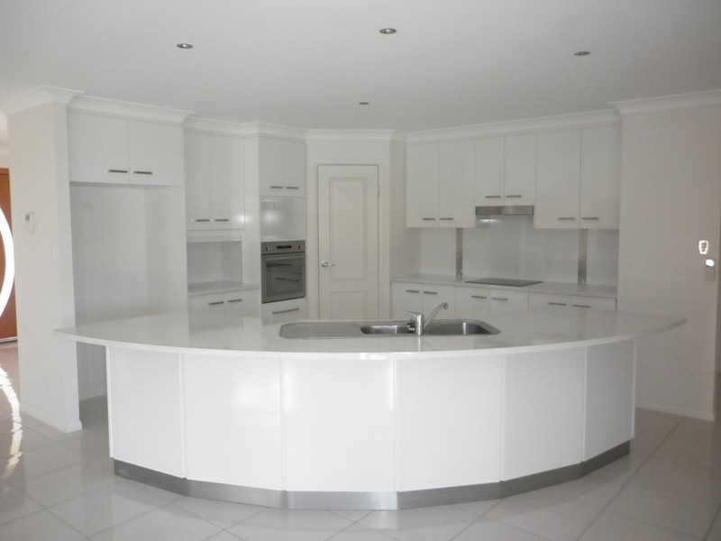 32 Elizabeth Street, Westbrook QLD 4350