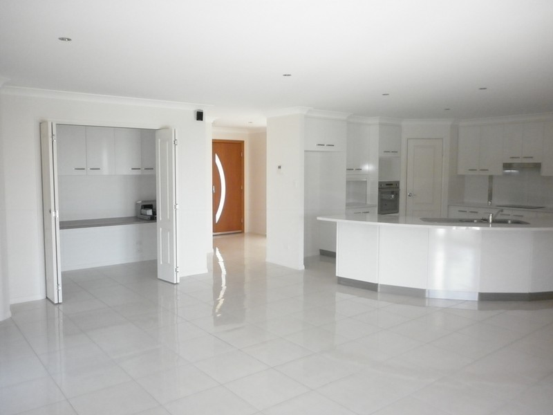 32 Elizabeth Street, Westbrook QLD 4350