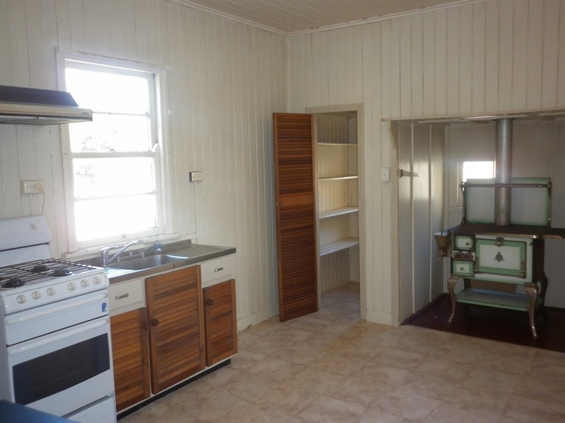 16 Glenvale Road, Harristown QLD 4350