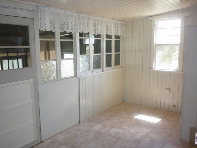 16 Glenvale Road, Harristown QLD 4350