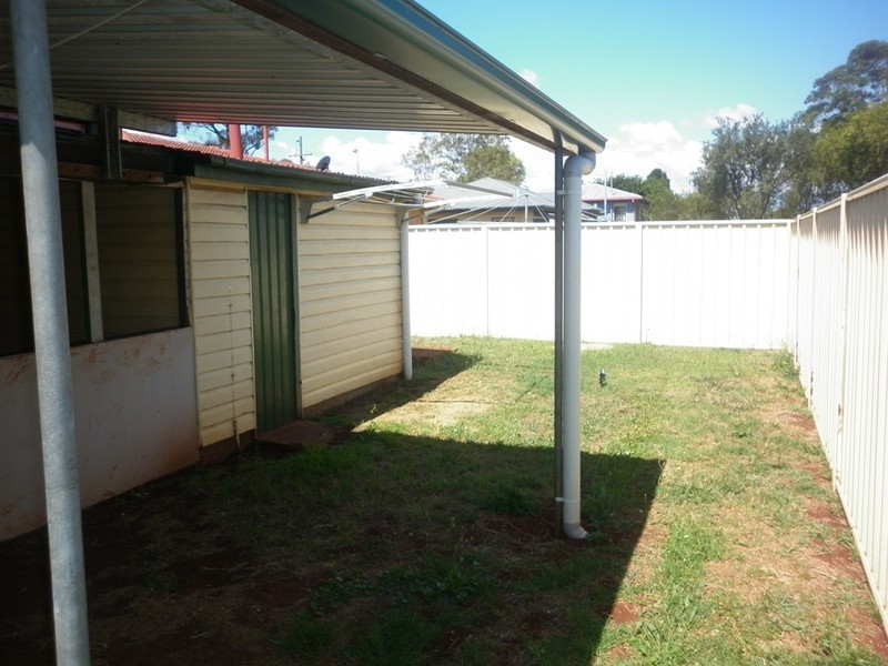 16 Glenvale Road, Harristown QLD 4350
