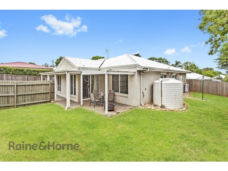 26 Rhyde Street, Mount Lofty QLD 4350