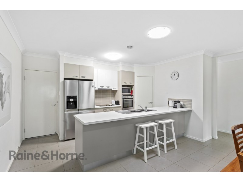 26 Rhyde Street, Mount Lofty QLD 4350