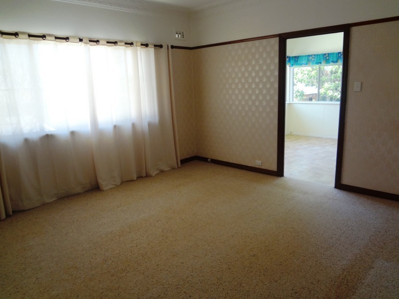 6 Miller Street, Harristown QLD 4350