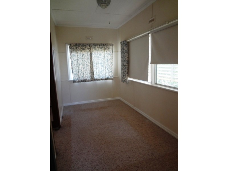 6 Miller Street, Harristown QLD 4350