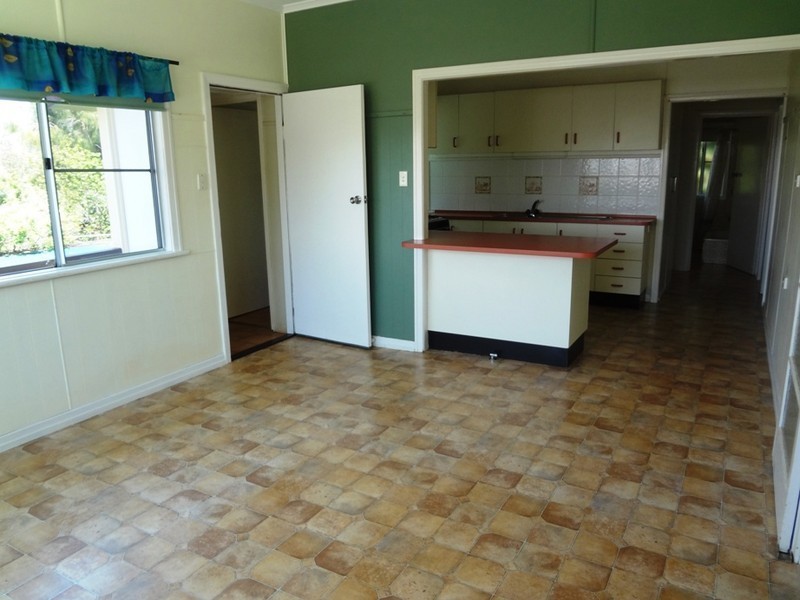 6 Miller Street, Harristown QLD 4350