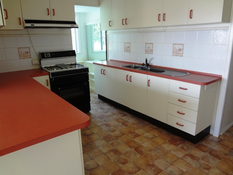 6 Miller Street, Harristown QLD 4350