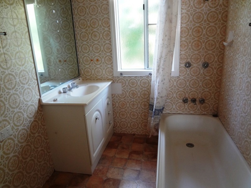 6 Miller Street, Harristown QLD 4350