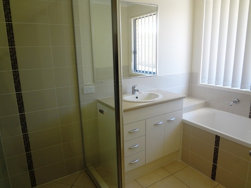 64 Newman Road, Wyreema QLD 4352