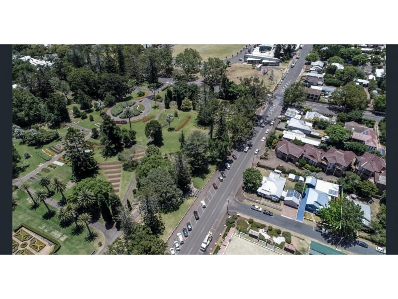 13 Hawthorn Street, East Toowoomba QLD 4350