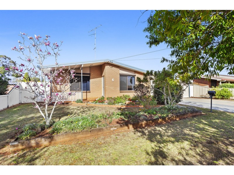 6 Caldwell Street, Wilsonton QLD 4350