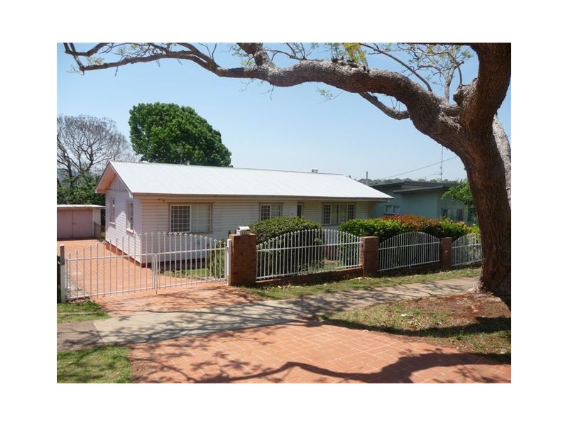 121 Perth Street, South Toowoomba QLD 4350
