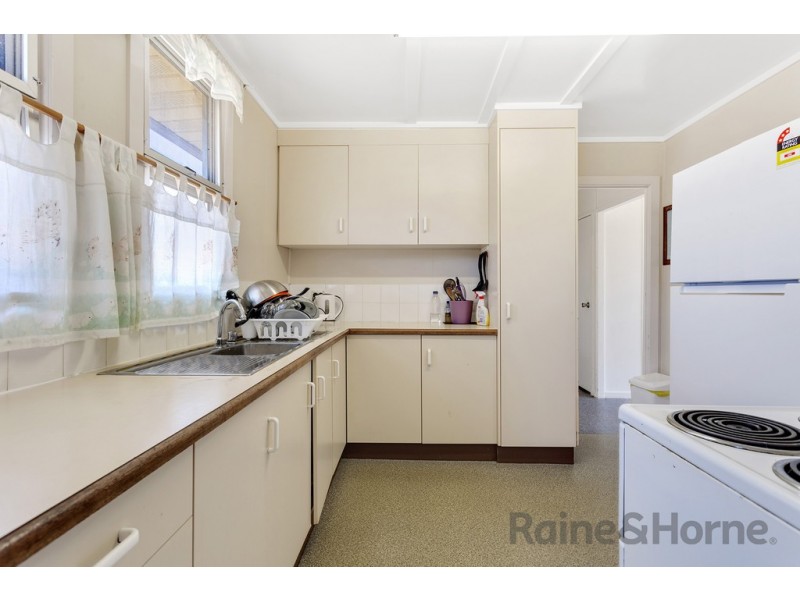 40 Poinciana Street, Newtown QLD 4350