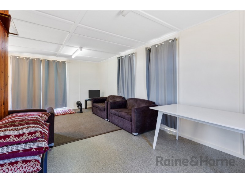 40 Poinciana Street, Newtown QLD 4350