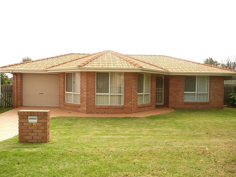 19 Elvery Court, Middle Ridge QLD 4350