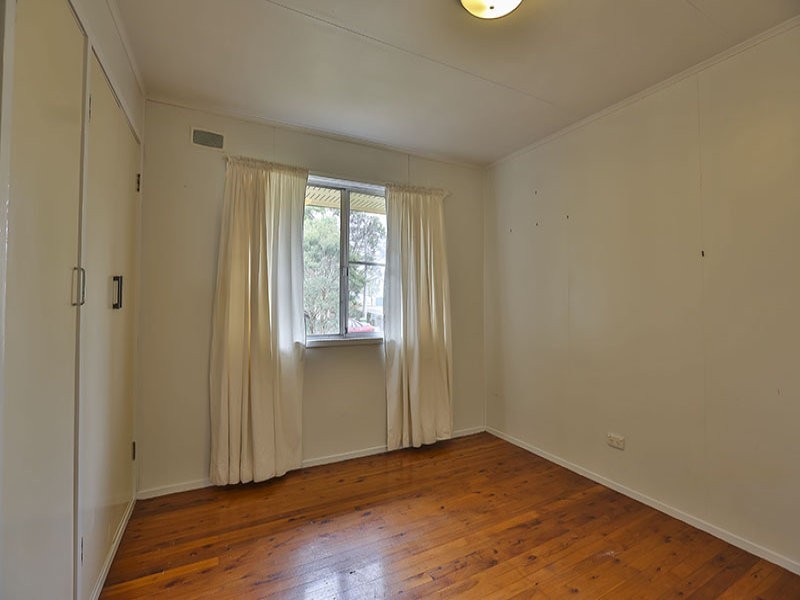 6 Dignan Street, Harristown QLD 4350