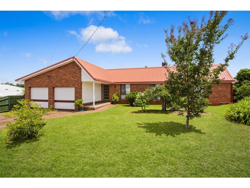 8 Diane Court, Centenary Heights QLD 4350