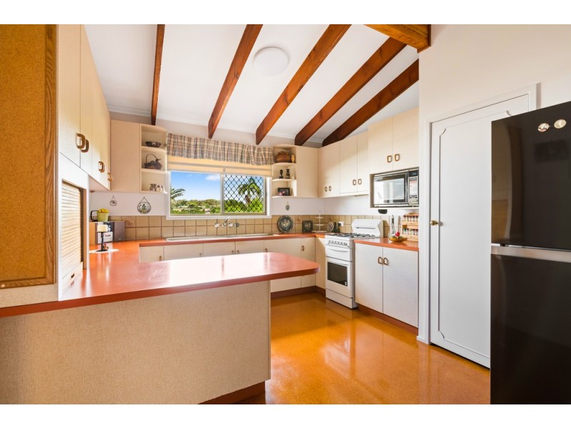 8 Diane Court, Centenary Heights QLD 4350