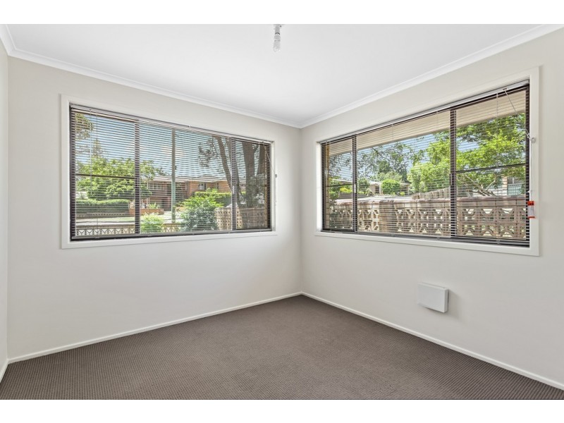 8 Coral Street, East Toowoomba QLD 4350