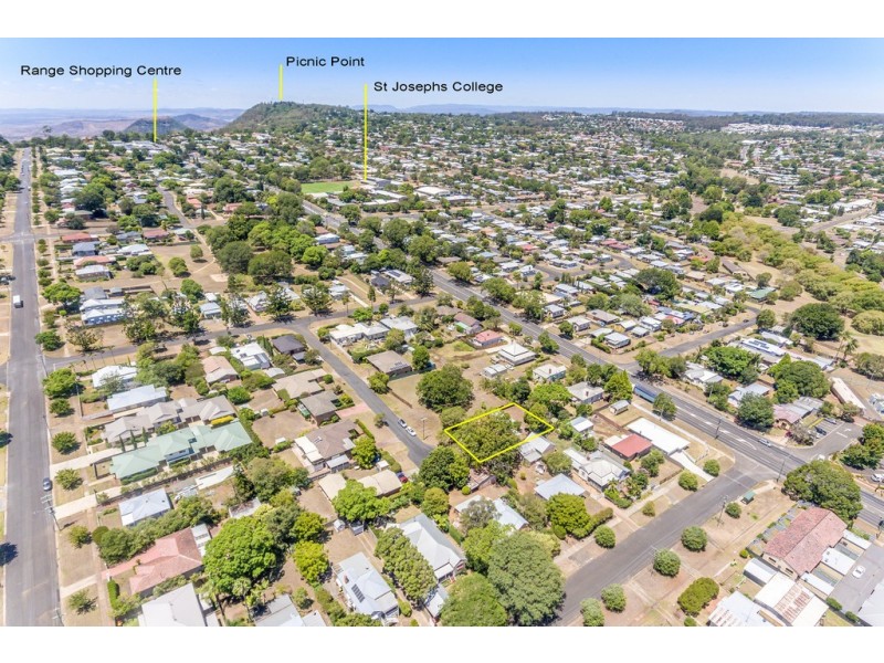 8 Coral Street, East Toowoomba QLD 4350