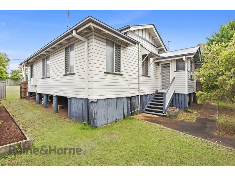 169 West Street, Newtown QLD 4350