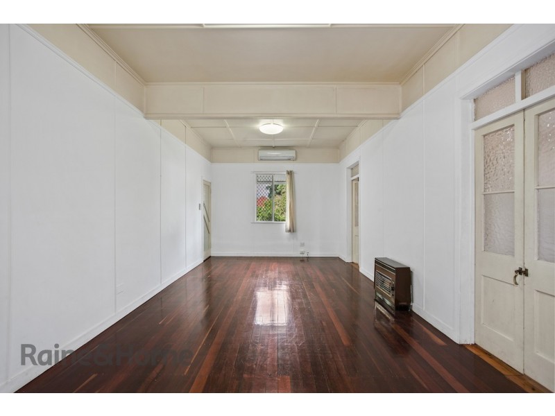 169 West Street, Newtown QLD 4350